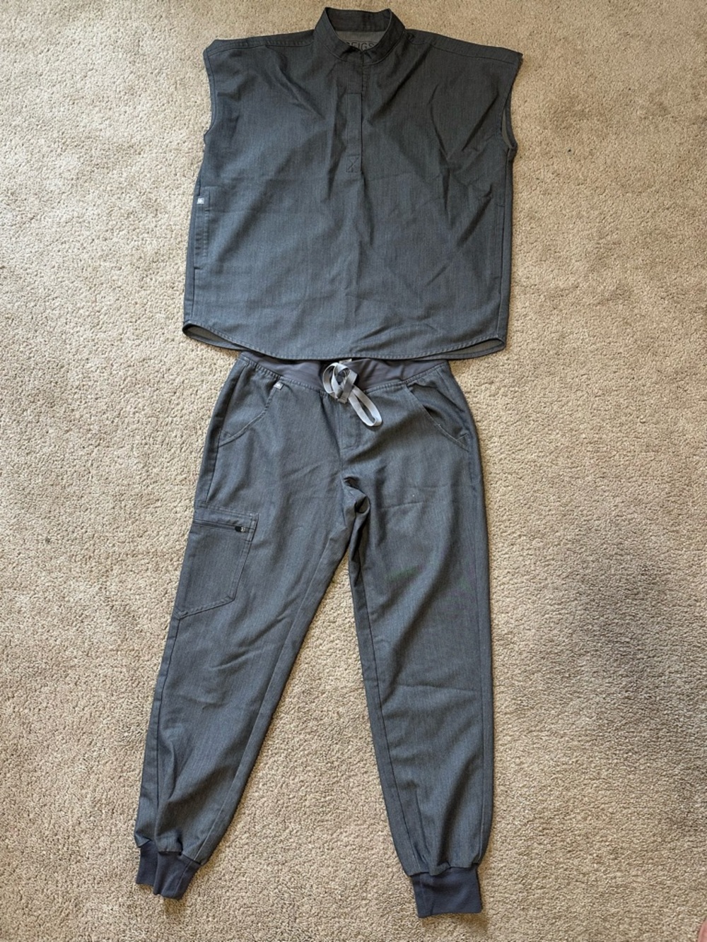 Figs Graphite Rafaela Top XS and Zamora Pant XSP GUC